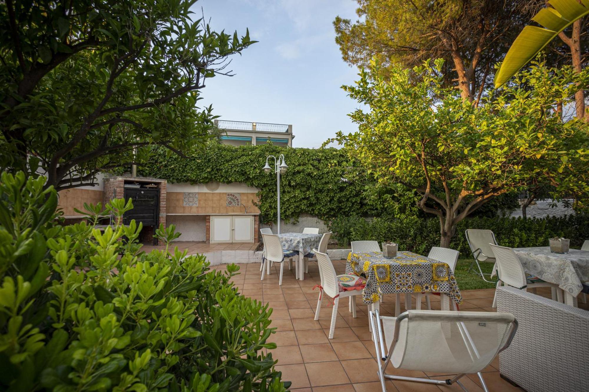 Small Luxury Apartments Pool And Sea View - Stella Del Mare 폰타네비안체 외부 사진